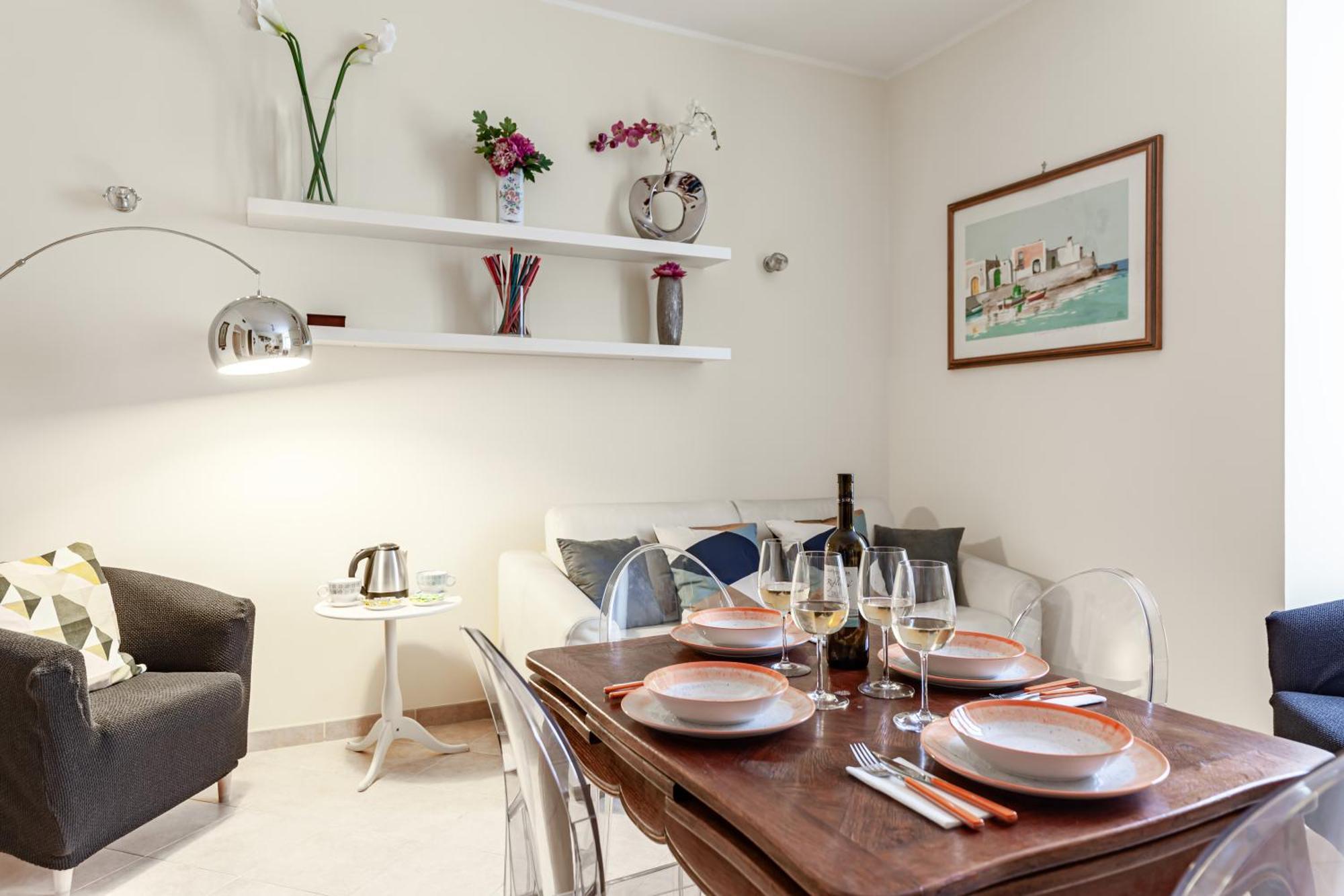 Hostly-volturno Apartment-center Of Rome
